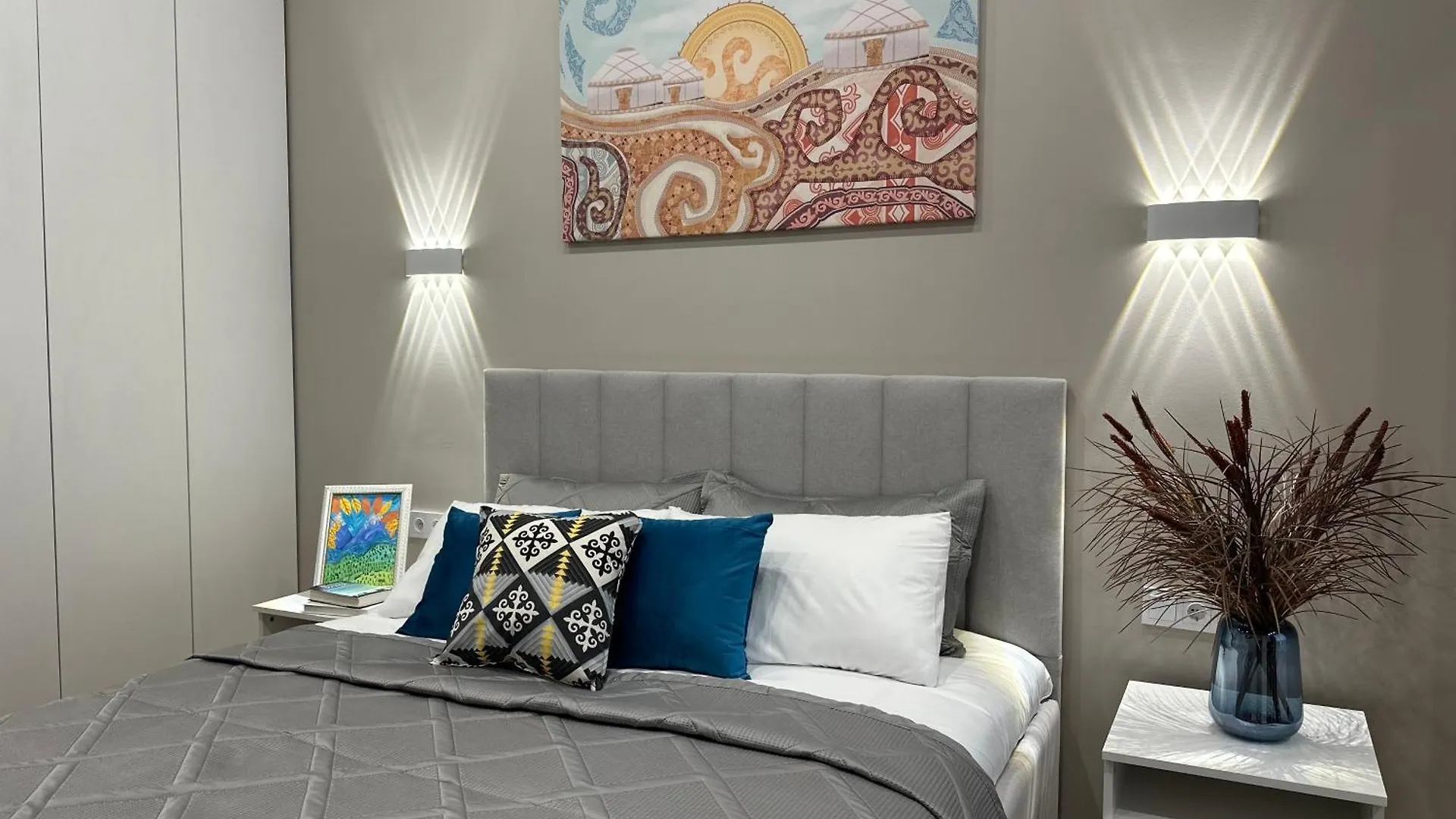 1 Bedroom Lux Apartment In Comfort City Residence Almatý